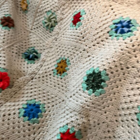 Handmade Crochet Afghan Blanket Puff 3D Flowers Cotton Blend 72x52 Boho Cottagec - Picture 7 of 12